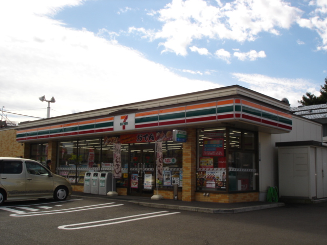 Convenience store. Seven-Eleven Sapporo Miyanosawa Article 2 store up (convenience store) 657m