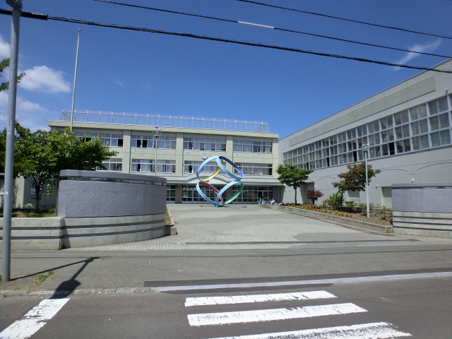 Junior high school. 564m to Sapporo City Teine east junior high school (junior high school)