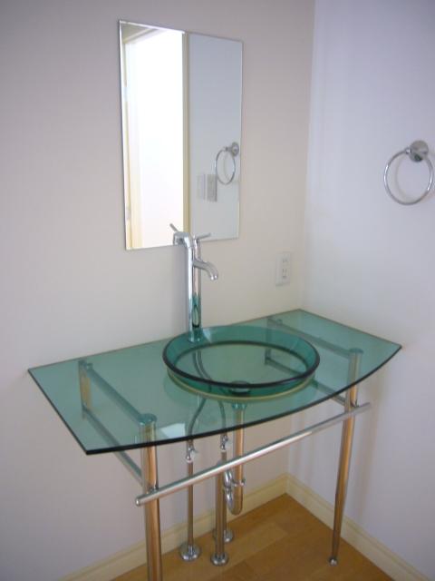 Wash basin, toilet