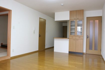 Living and room. Spacious with a living cupboard is the high point! 