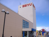 Shopping centre. Seiyu until the (shopping center) 450m