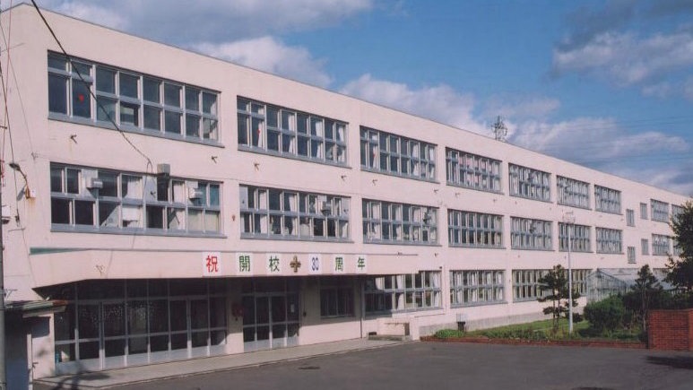 Junior high school. 307m to Sapporo Municipal Xiling junior high school (junior high school)