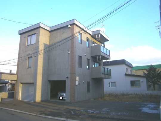 Local appearance photo. Exterior (1)