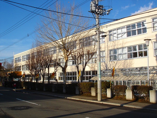 Primary school. 209m to Sapporo Municipal Nijuyonken elementary school (elementary school)