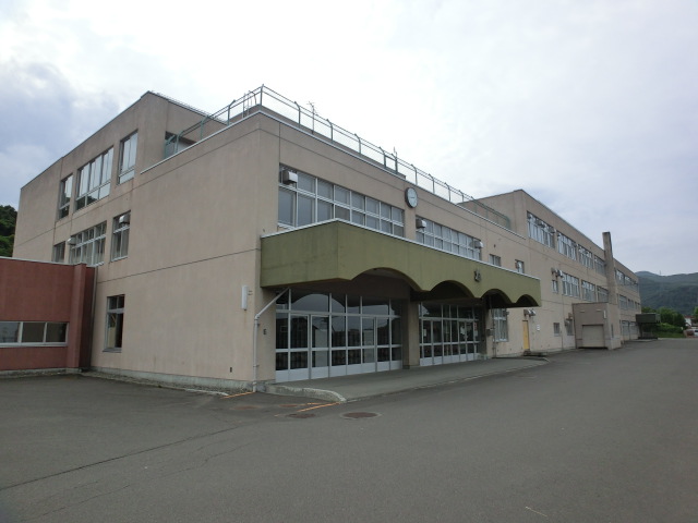 Junior high school. 1151m to Sapporo Municipal Fukui field junior high school (junior high school)