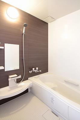 Bathroom. Bathroom of relaxation and spacious. Spacious be bathing in parent and child