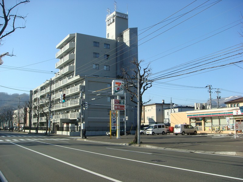 Convenience store. Seven-Eleven Sapporo Miyanomori Article 4 store up to (convenience store) 489m