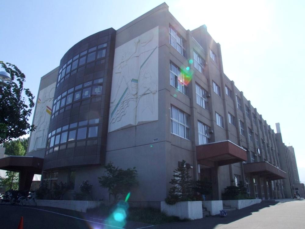 Primary school. 943m to Sapporo Municipal Hassamu Elementary School