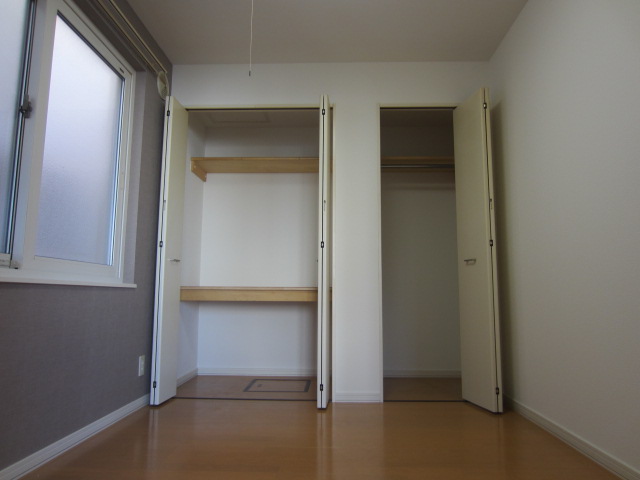 Other room space. Storage space is also There are two convenient (^^) / 