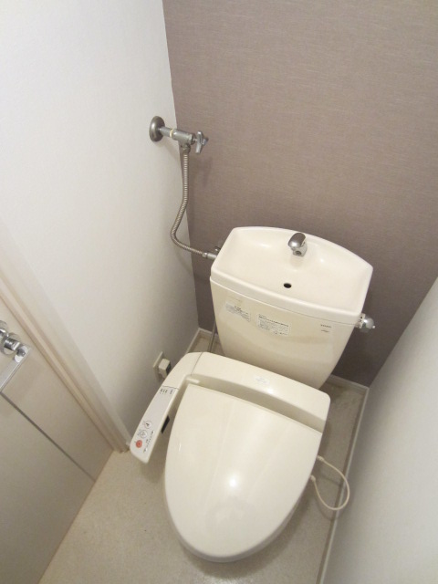 Toilet. There is also a commitment to the toilet! ! ! 