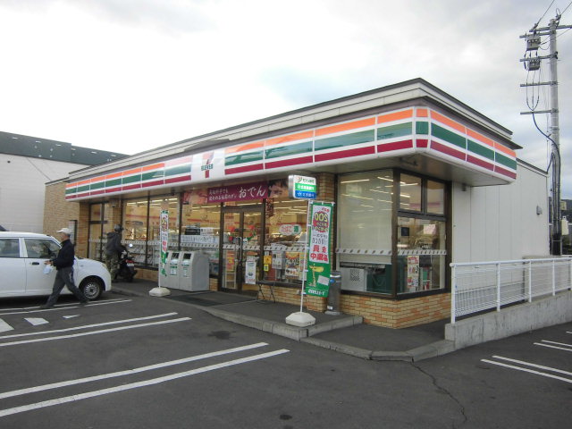 Convenience store. Seven-Eleven Sapporo peace store up (convenience store) 2172m