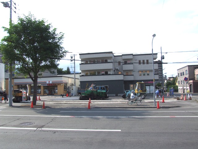 Convenience store. 0m to Seven-Eleven (convenience store)