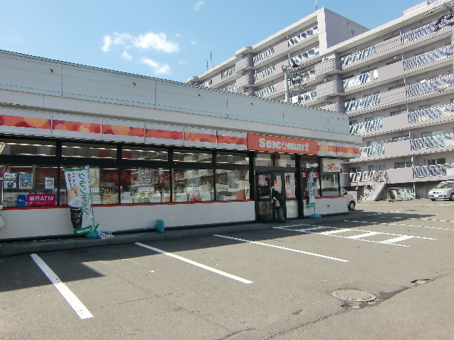 Convenience store. Seicomart Saito Hassamu to the store (convenience store) 180m