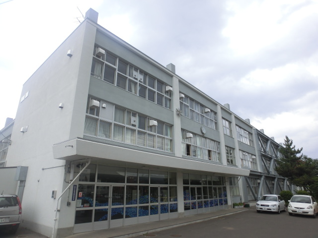 Primary school. 800m to Sapporo Tateyama of hand elementary school (elementary school)