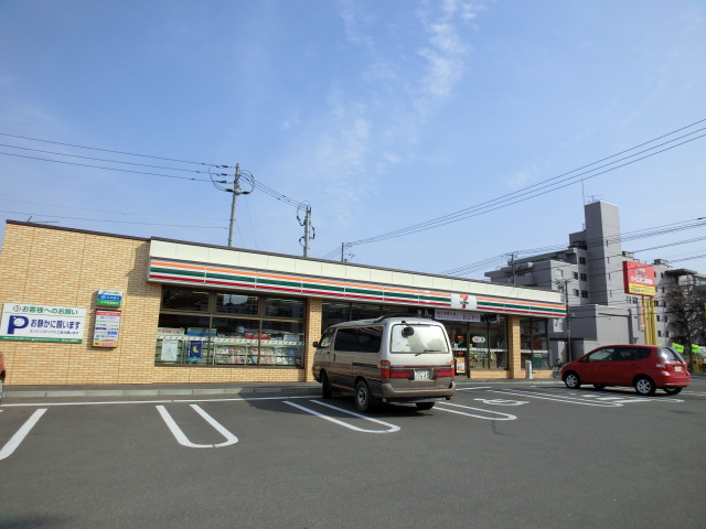 Convenience store. Seven-Eleven Sapporo Hassamu south store up (convenience store) 418m