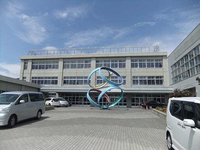 Junior high school. 1361m to Sapporo City Teine Higashi Junior High School