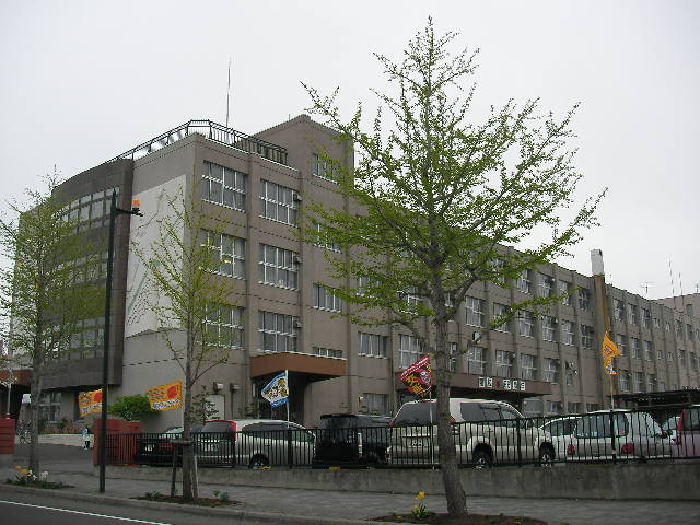 Primary school. 542m to Sapporo Municipal Hassamu elementary school (elementary school)