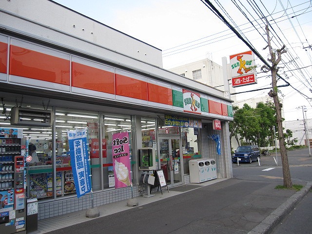 Convenience store. 216m until Thanksgiving Hongo street store (convenience store)
