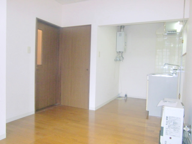 Living and room.  ☆ You can move in the initial cost 50,000 yen! This flooring type ☆ 