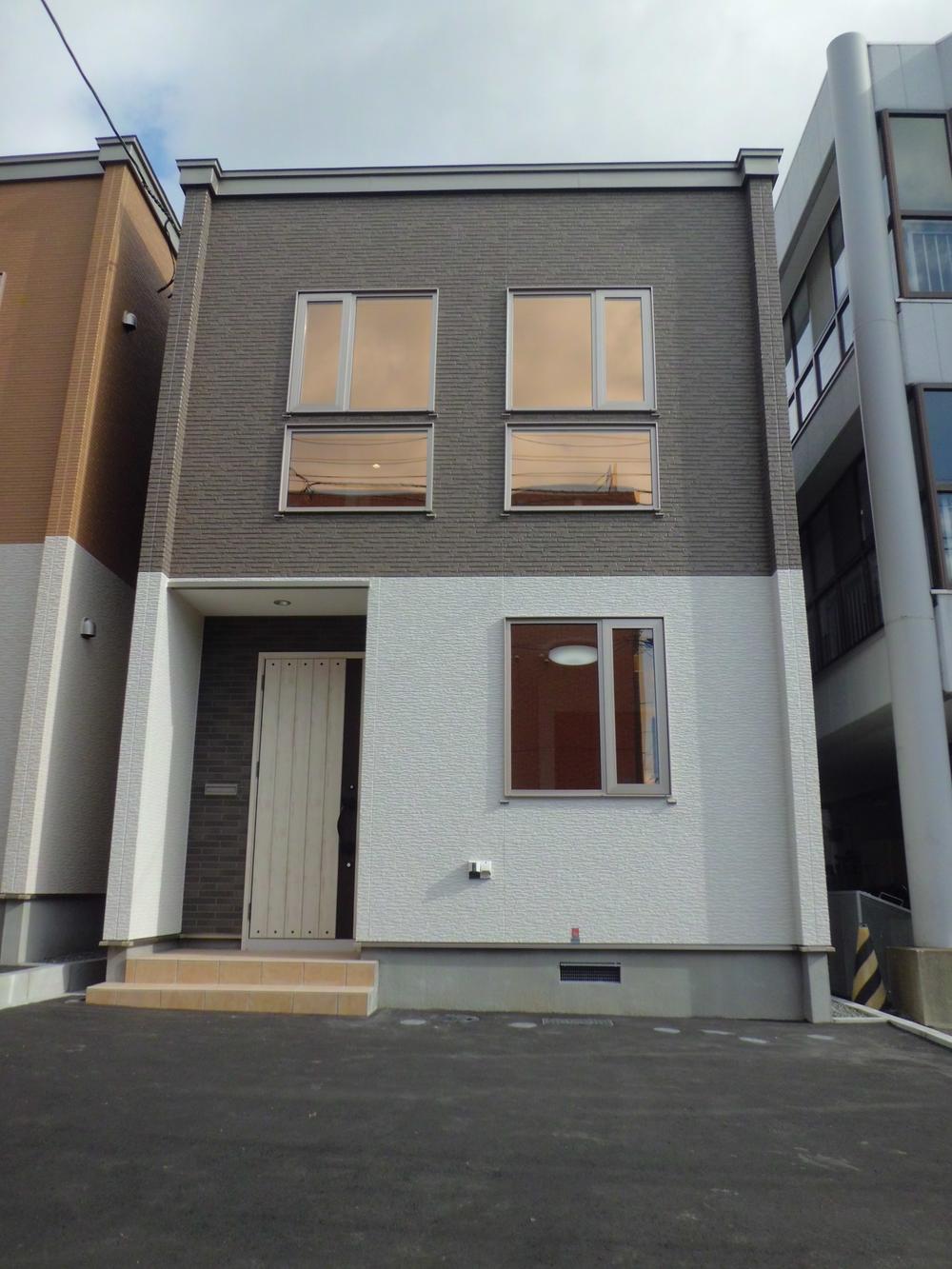 Local appearance photo. Local (10 May 2013) Shooting