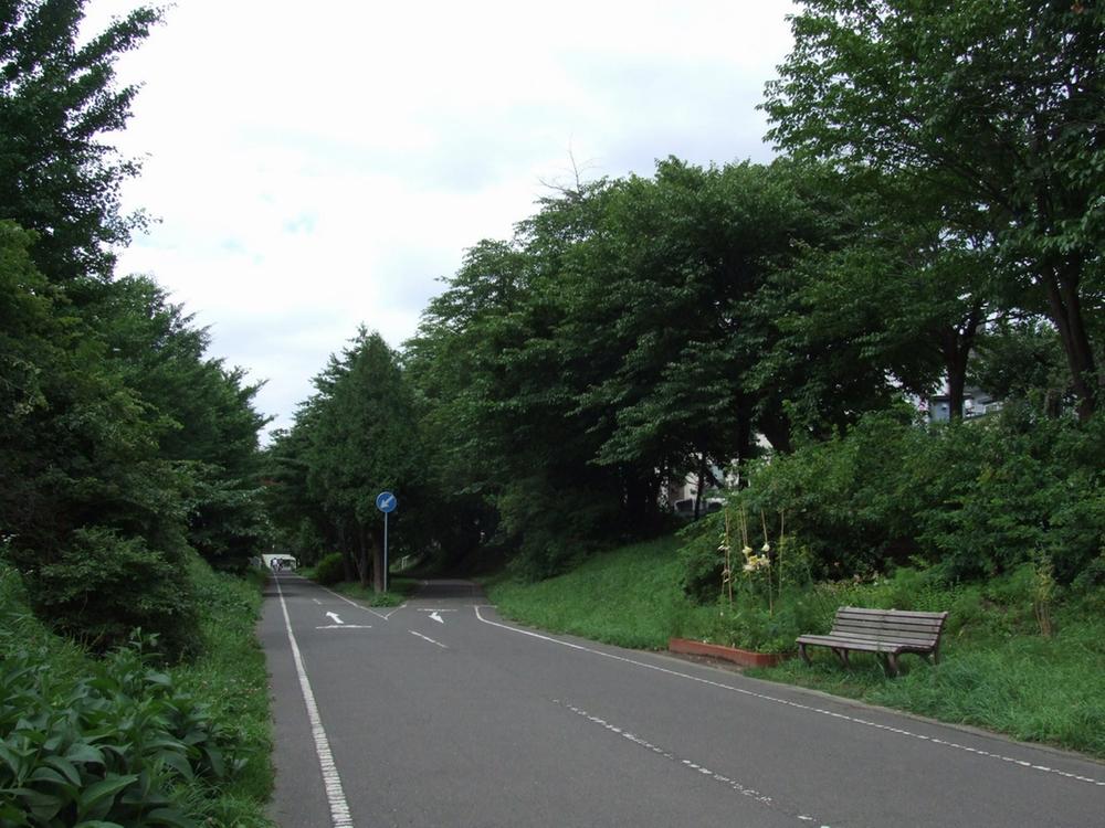 park. Everyone enjoyed feel free cycling and walking in the 290m family to Shiroishi Cycling Road