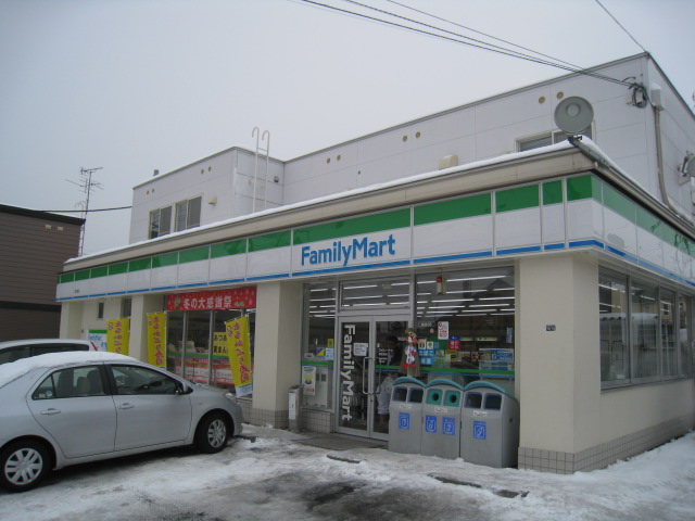 Convenience store. FamilyMart northeast through store up (convenience store) 479m