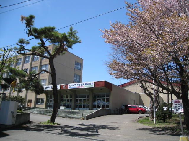 Primary school. 606m to Sapporo Municipal Oyachi elementary school (elementary school)