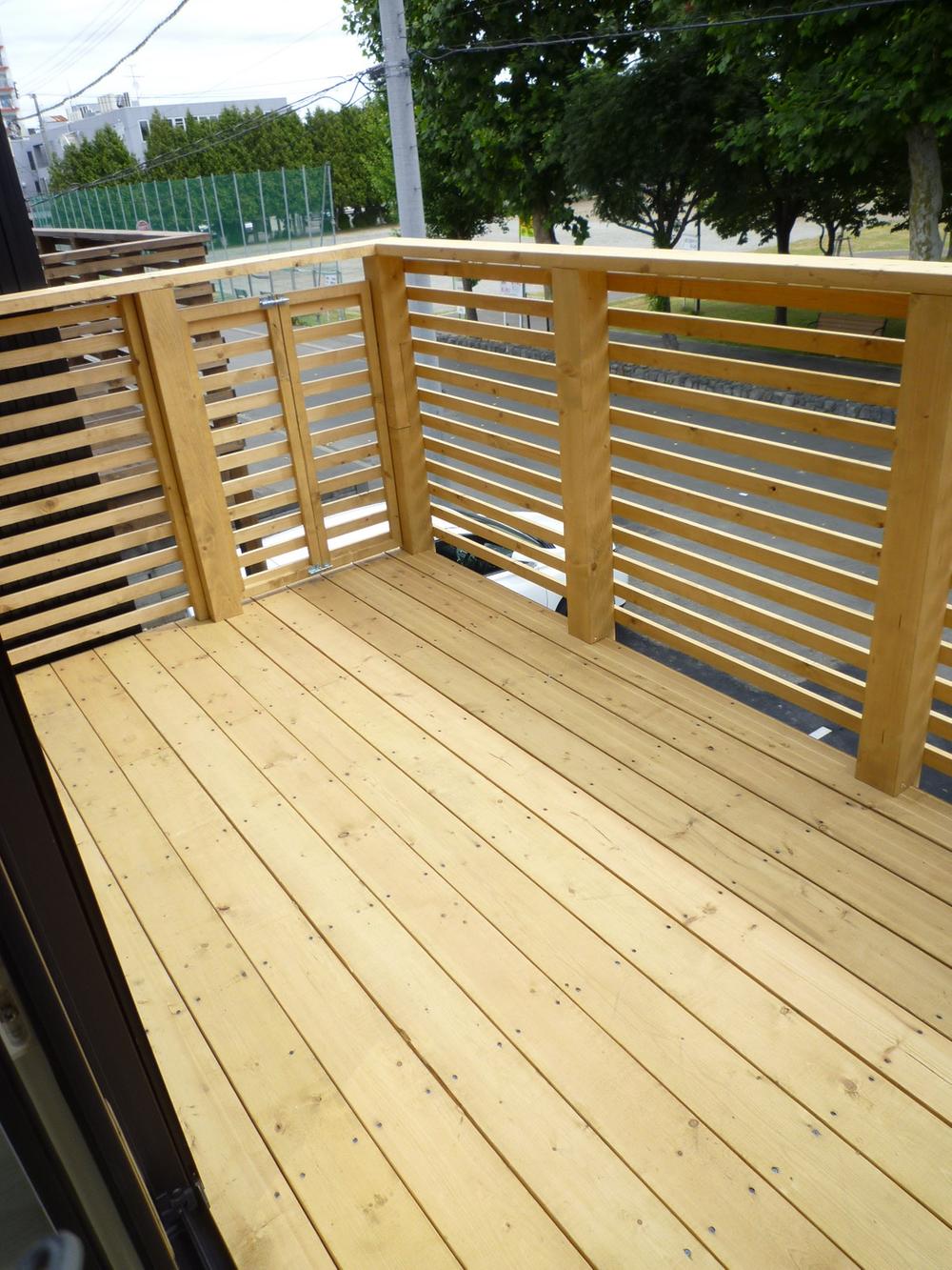 Balcony. Wood deck