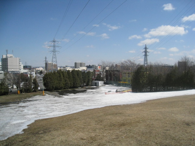park. 300m to the east, Tsukisamu park (park)