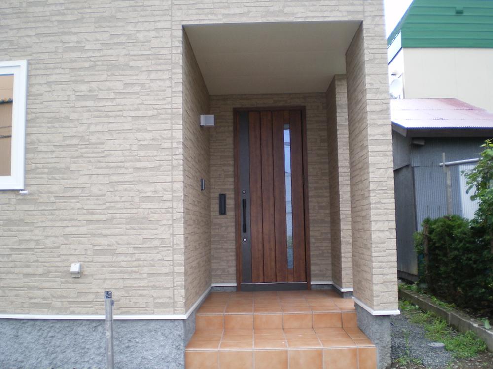 Local appearance photo. Pouch