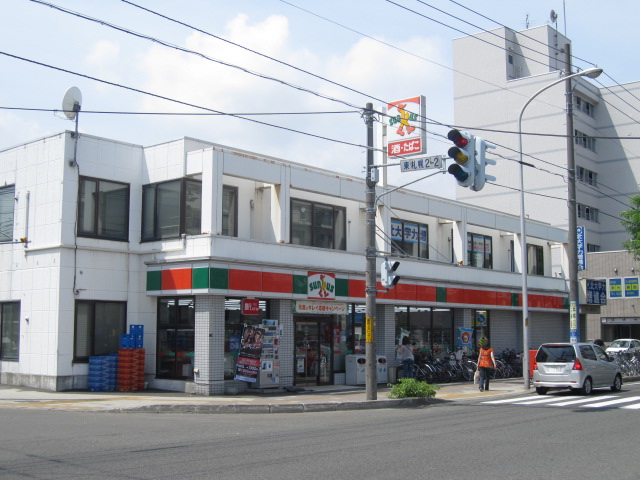 Convenience store. Thanks Higashisapporo store up (convenience store) 115m