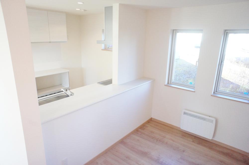 Other introspection. Face-to-face open kitchen overlooking living up to. Everyday even cupboard is equipped accommodated on the back