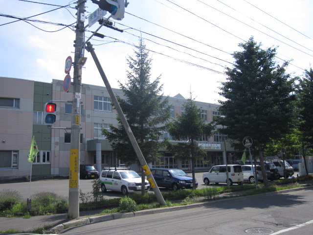 Primary school. 572m to Sapporo Municipal Beisato elementary school (elementary school)