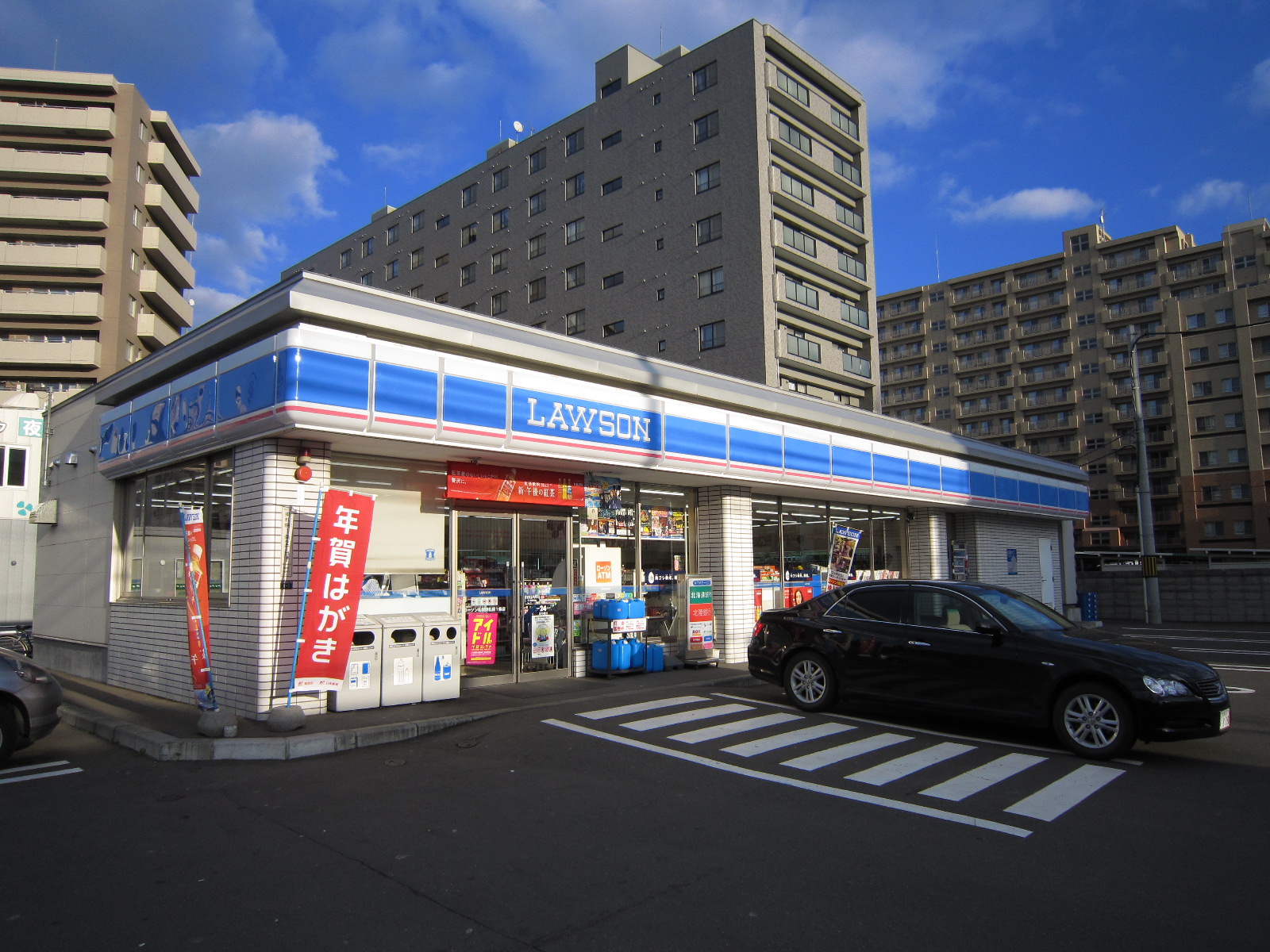Convenience store. Lawson Sapporo Higashisapporo Article 1 store up (convenience store) 458m