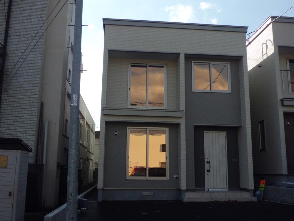 Local appearance photo. Local (11 May 2013) Shooting