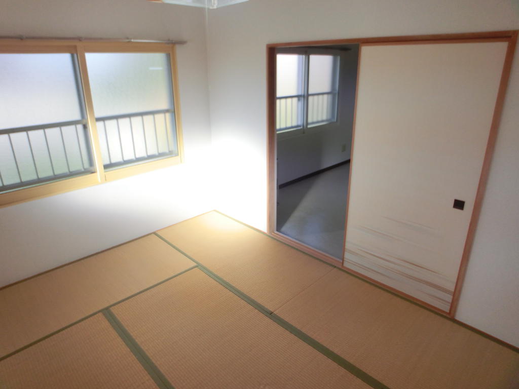 Other room space. It settles down Japanese-style room
