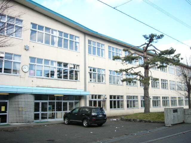 Primary school. 117m to Sapporo Municipal Nango elementary school (elementary school)