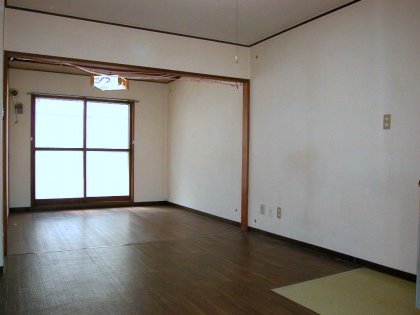 Living and room.  ☆ You can move within the initial cost 60,000 yen! Recommended in a wide floor plan ☆ 