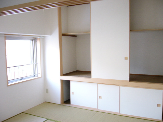 Other room space. Also become beautiful tatami