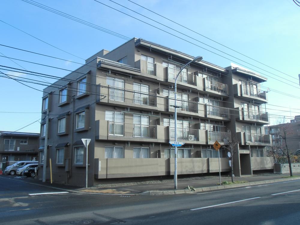 Local appearance photo. Local (11 May 2013) Shooting