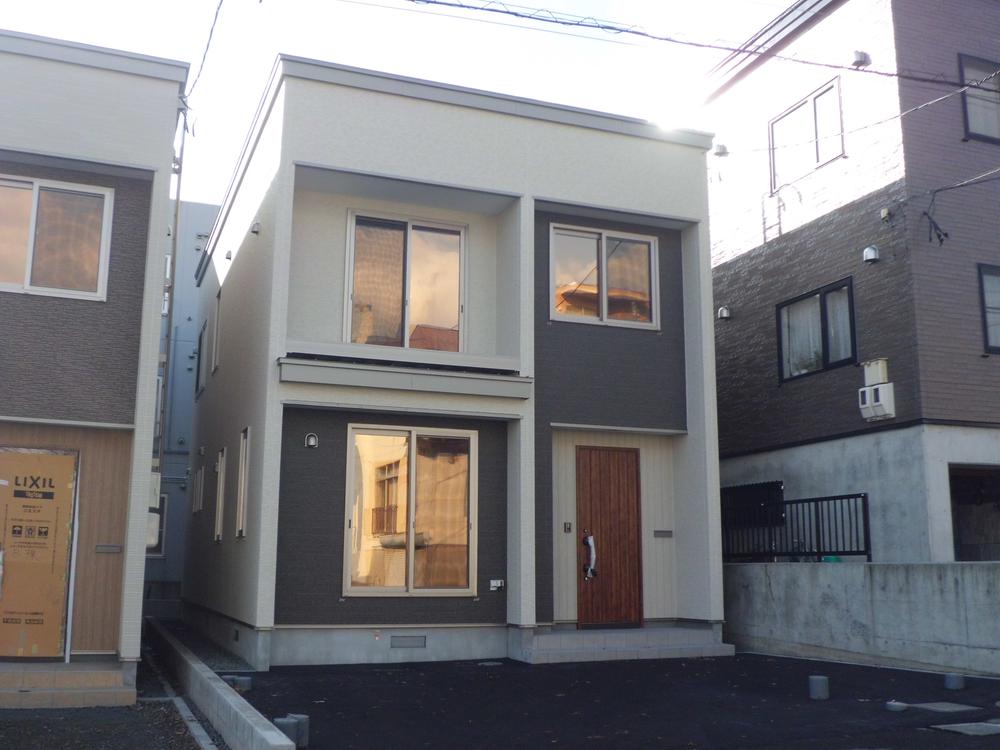 Local appearance photo. Local (11 May 2013) Shooting