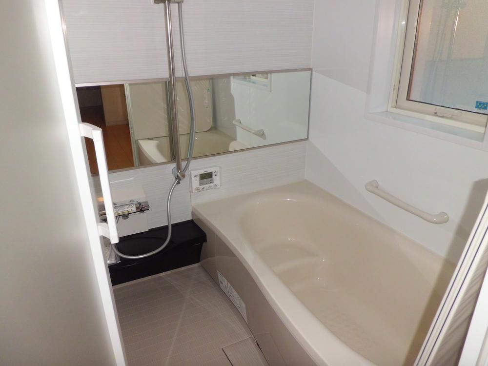 Bathroom. Indoor (11 May 2013) Shooting