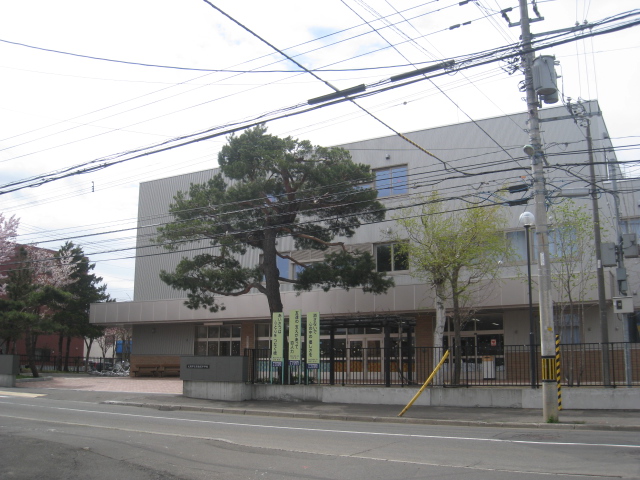Junior high school. 360m to Sapporo Municipal Higashishiroishi junior high school (junior high school)