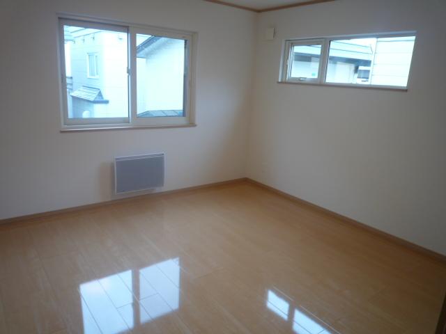 Non-living room. Indoor (08 May 2013) Shooting