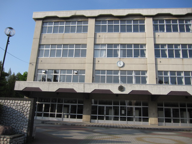 Junior high school. 854m to Sapporo Municipal Kashiwaoka junior high school (junior high school)