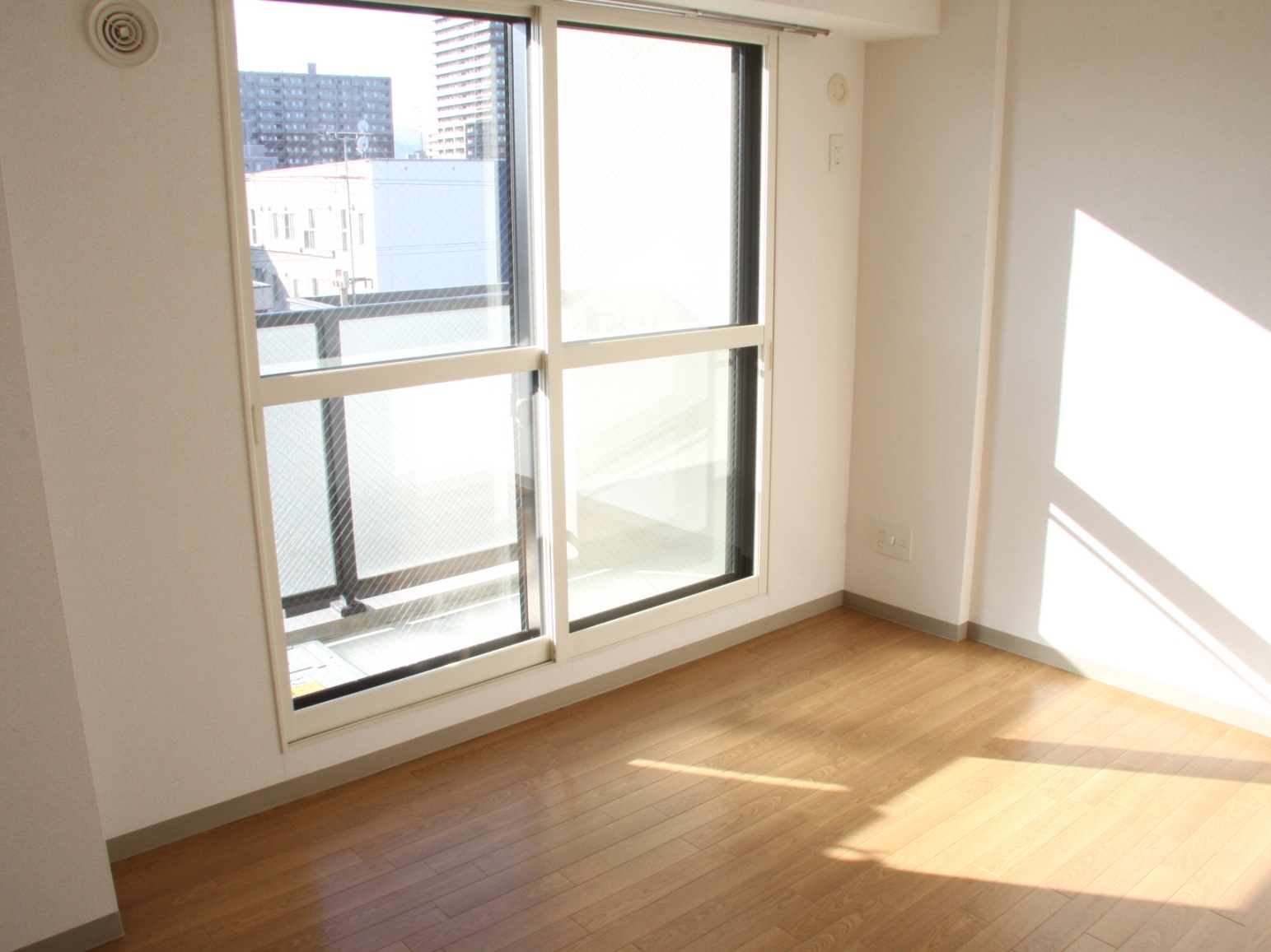 Other room space. Facing south ☆ It has a balcony on the Western-style! 