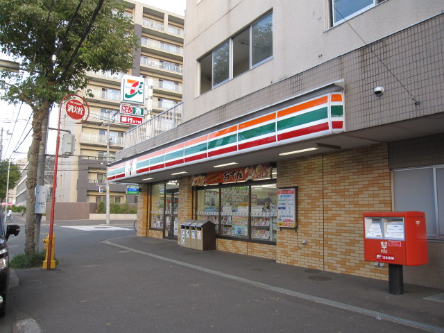 Convenience store. Seven-Eleven Shiroishi-ku, Sapporo Kikusui Article 7 store up (convenience store) 135m