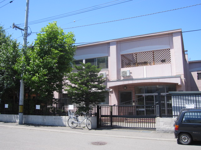 kindergarten ・ Nursery. North star Higashisapporo nursery school (kindergarten ・ 360m to the nursery)