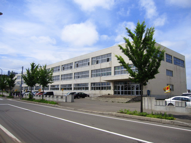 Primary school. 422m to Sapporo Tatsukita Shiraishi elementary school (elementary school)