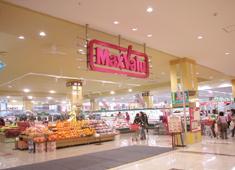 Shopping centre. 180m walk from the Maxvalu Higashisapporo store: about 3 minutes